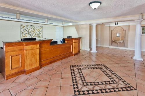 Americas Best Value Inn Montgomery image 3